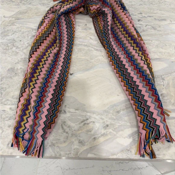 💕NWT Missoni Vibrant Zigzag poncho/ scarf - Picture 4 of 6